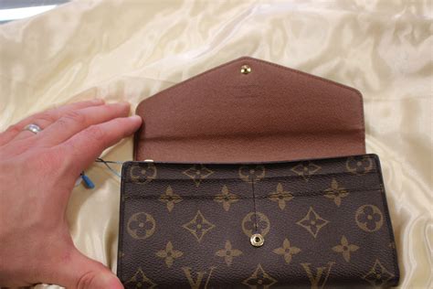 louis vuitton sarah wallet australia|Louis Vuitton sarah wallet monogram.